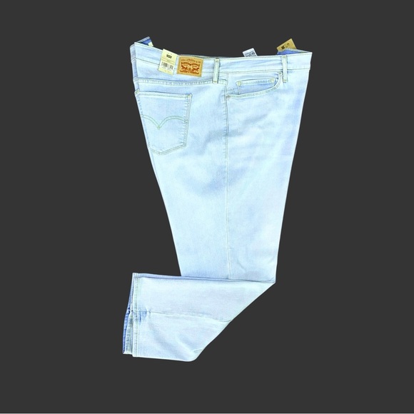 Levi’s Women’s Plus Size Classic Straight Mid Rise Light Blue Jeans Sz 26W - Picture 7 of 16